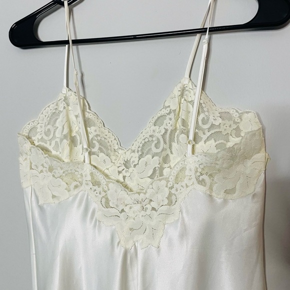 VTG Victoria's Secret Ivory Satin Lace Chemise Size M - Picture 7 of 10